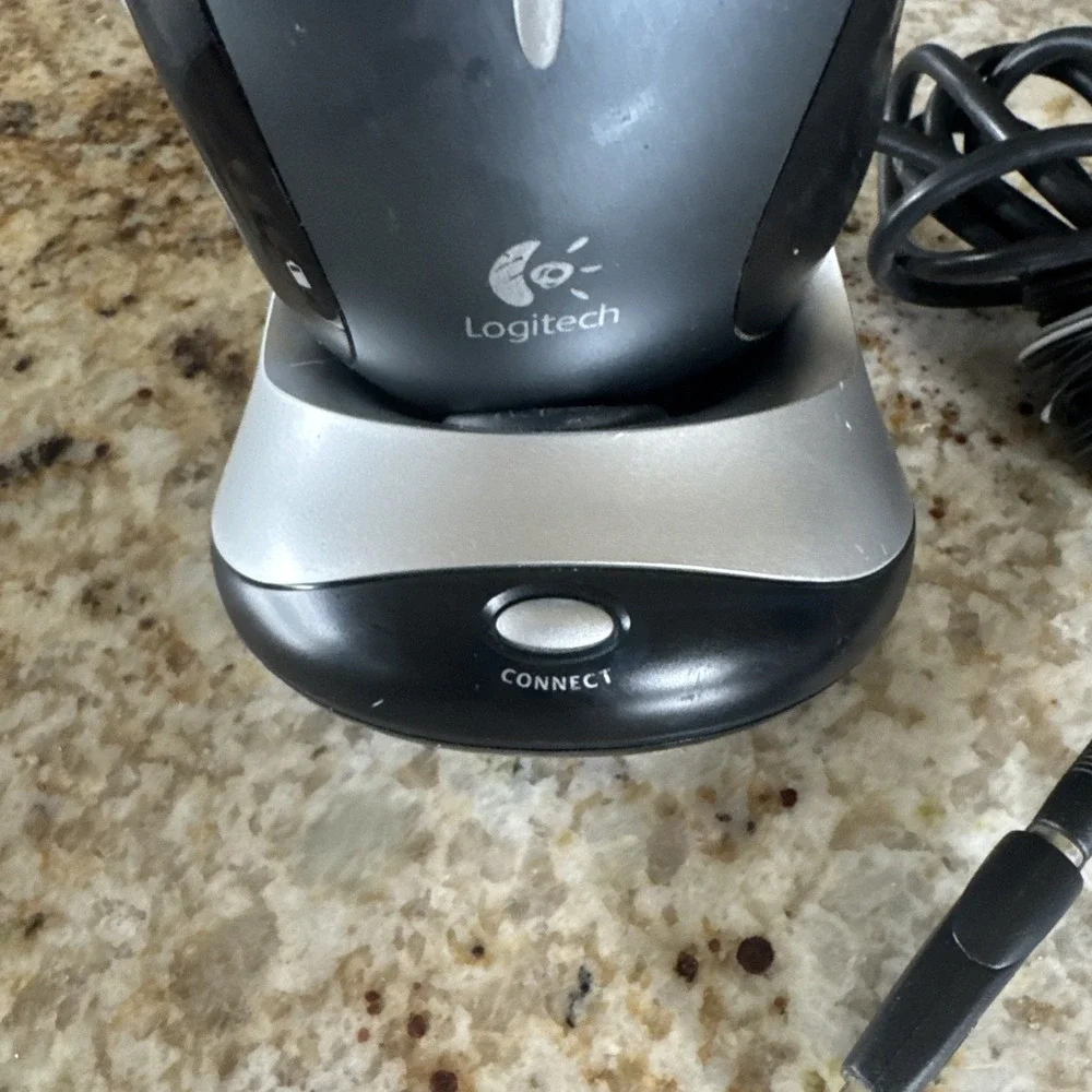 Logitech MX1000 Wireless Laser Mouse M-RAG97 Base + Power Supply